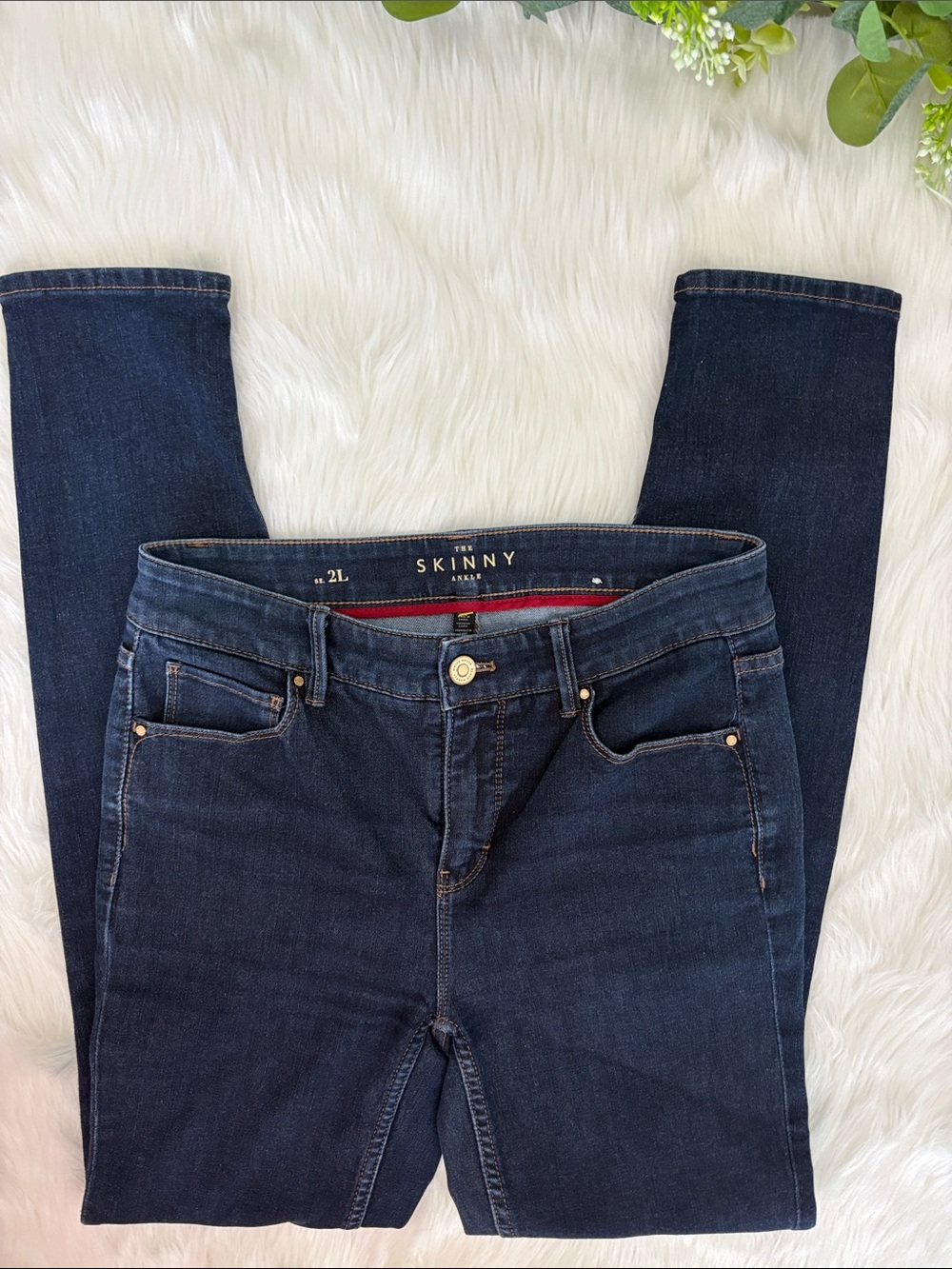 White House Black Market The Skinny Ankle Dark Wash Women’s Jeans